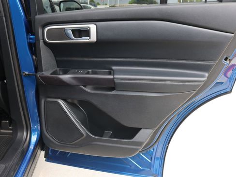 Used 2020 Ford Explorer XLT w/ Equipment Group 202A image 21