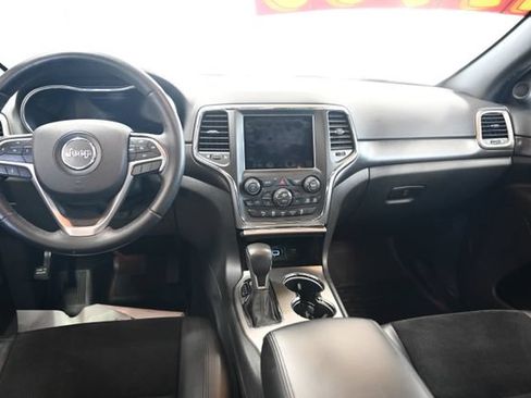 Used 2018 Jeep Grand Cherokee Altitude AWD/4WD image 13