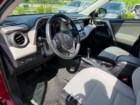 Used 2018 Toyota RAV4 XLE w/ Plus Extra Value Package AWD/4WD image 8