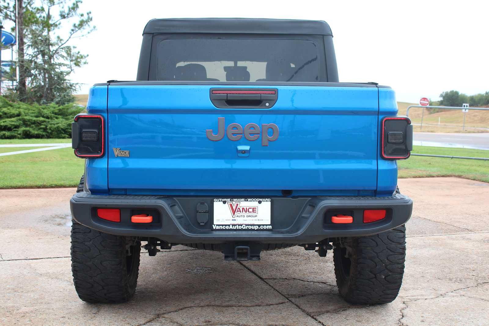 Used 2022 Jeep Gladiator Mojave w/ Cold Weather Group AWD/4WD image 11
