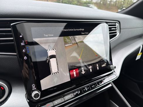 New 2026 Jeep Grand Wagoneer L 2WD w/ Premium Group I image 35