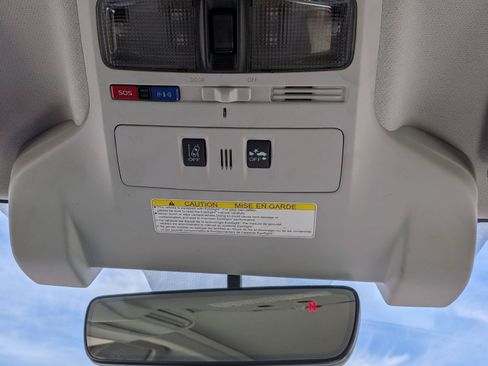 Used 2018 Subaru Forester 2.5i Touring AWD/4WD image 20