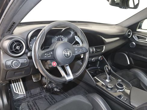 Used 2018 Alfa Romeo Giulia Quadrifoglio w/ Driver Assist Dynamic Package RWD image 24