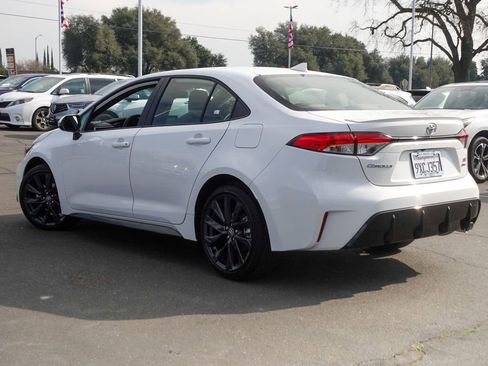 Used 2026 Toyota Corolla SE image 9