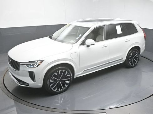Used 2026 Volvo XC90 T8 Ultra w/ Protection Package Premier AWD/4WD image 45