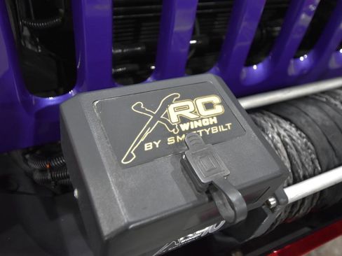 Used 2017 Jeep Wrangler Unlimited Rubicon w/ Cold Weather Group image 6