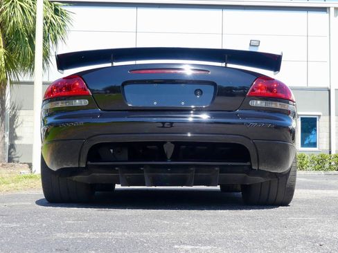 Used 2004 Dodge Viper SRT-10 image 18