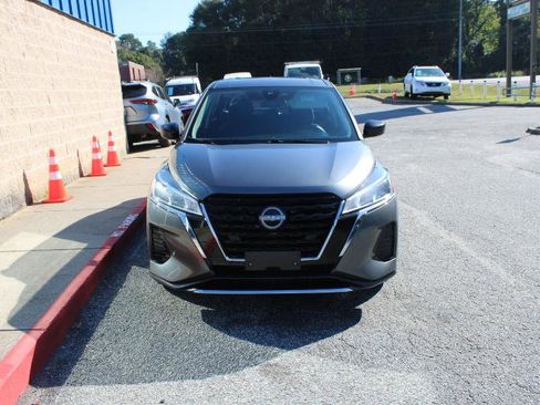 Used 2023 Nissan Kicks S image 2