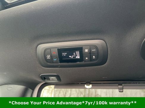 Certified 2025 Chrysler Pacifica Limited image 42