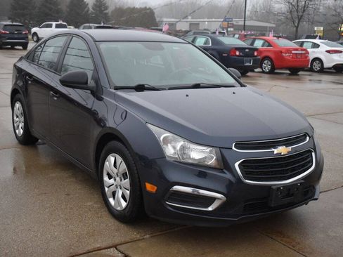 Used 2015 Chevrolet Cruze LS image 1