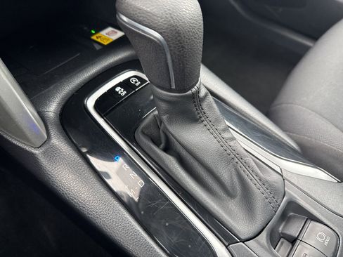 Used 2023 Toyota Corolla Cross LE image 23