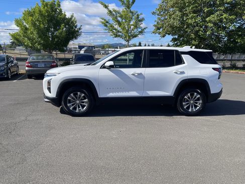 Used 2026 Chevrolet Equinox LT AWD/4WD image 2