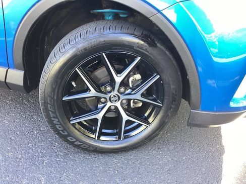 Used 2018 Toyota RAV4 SE w/ Power Extra Value Package AWD/4WD image 13