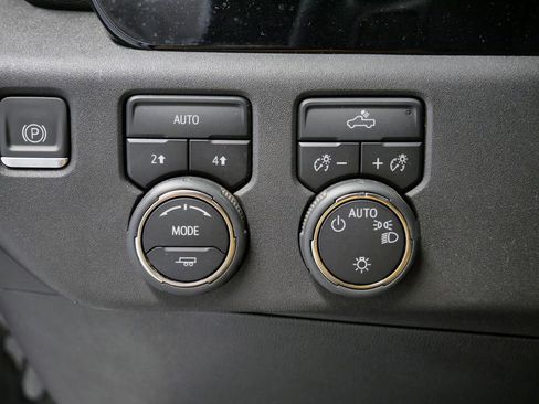 Used 2023 Chevrolet Silverado 1500 LT w/ Protection Package image 16