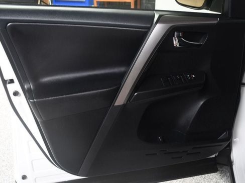 Used 2017 Toyota RAV4 XLE FWD image 22