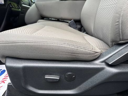 Used 2021 Ford F250 XLT w/ XLT Premium Package AWD/4WD image 11