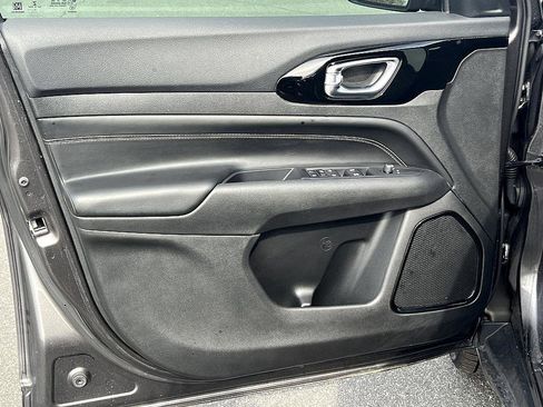 Used 2022 Jeep Compass Altitude image 19