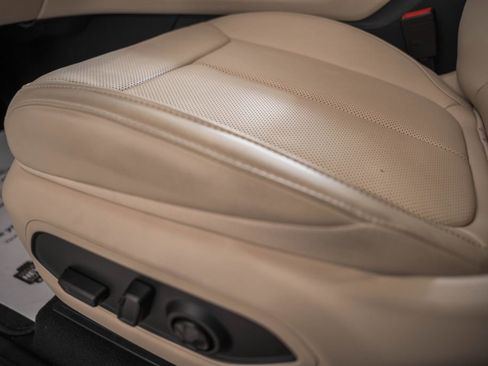 New 2025 Jeep Grand Cherokee L Limited w/ Luxury Tech Group II image 35