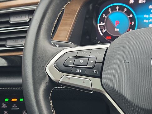 Used 2024 Volkswagen Atlas SE FWD image 18