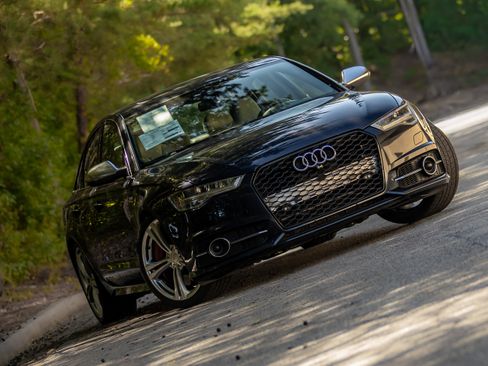 Used 2017 Audi S6 Prestige w/ S6 Sport Package image 21