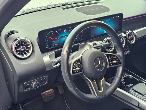 Used 2023 Mercedes-Benz GLB 250 4MATIC image 6