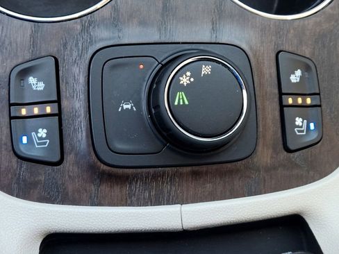 Used 2023 GMC Acadia Denali FWD image 23