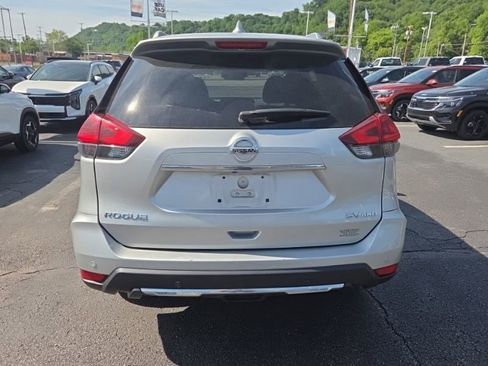 Used 2020 Nissan Rogue SV AWD/4WD image 6