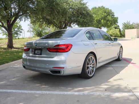 Used 2017 BMW 750i xDrive AWD/4WD image 7