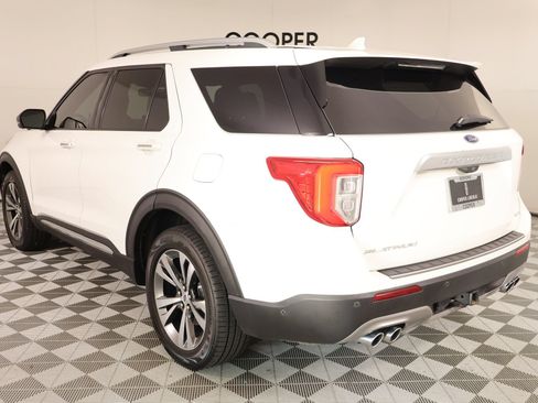 Used 2020 Ford Explorer Platinum w/ Premium Technology Package AWD/4WD image 26