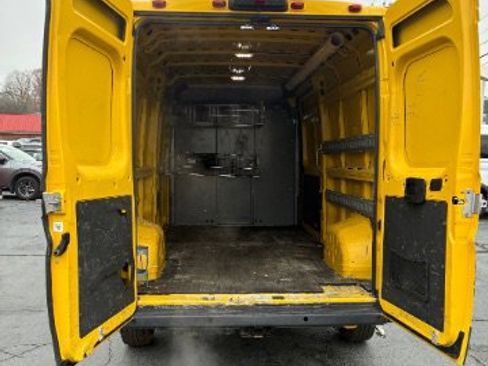 Used 2018 RAM ProMaster 2500 w/ Interior Convenience Group image 11