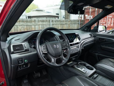 Used 2023 Honda Passport TrailSport image 13