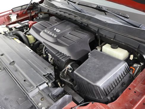 Used 2020 Nissan Titan SL w/ Moonroof Package image 11