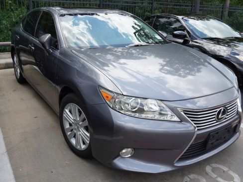 Used 2014 Lexus ES 350 w/ Premium Package FWD image 3