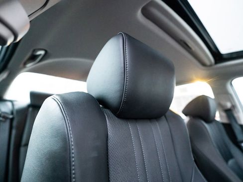 Used 2021 Honda Accord Touring image 18