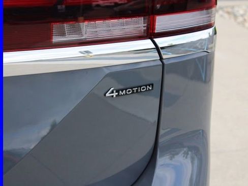 Used 2025 Volkswagen Atlas SEL Premium R-Line AWD/4WD image 8