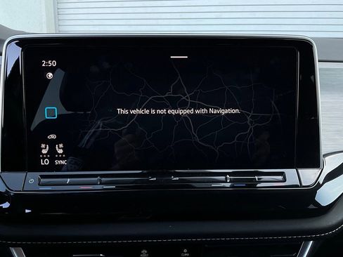 Used 2025 Volkswagen Atlas Cross Sport SE image 31