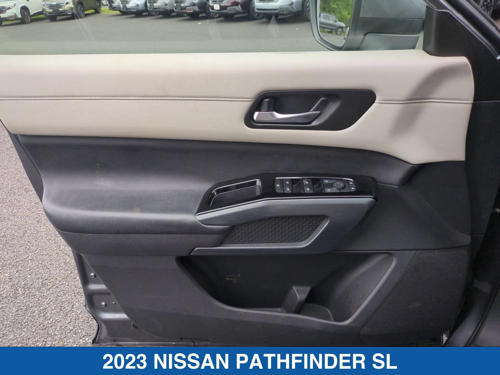 Used 2023 Nissan Pathfinder SL w/ SL Premium Package AWD/4WD image 12
