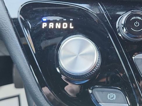 Used 2024 Chrysler Pacifica Pinnacle w/ Trailer Tow Group image 24