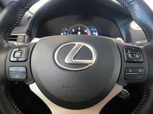 Used 2017 Lexus RC 200t F Sport RWD image 18