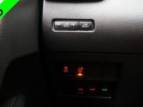 Used 2017 Nissan Rogue SV image 27