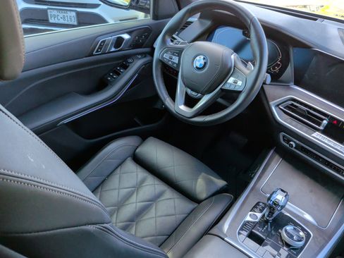 Used 2023 BMW X5 xDrive45e w/ Executive Package image 34