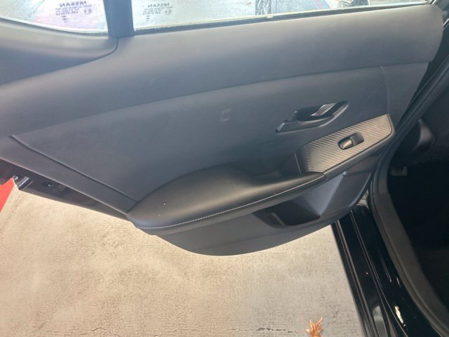 Used 2025 Nissan Sentra SV FWD image 33