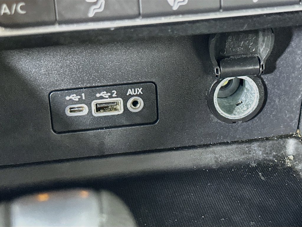 Used 2023 Nissan Sentra SV FWD image 33