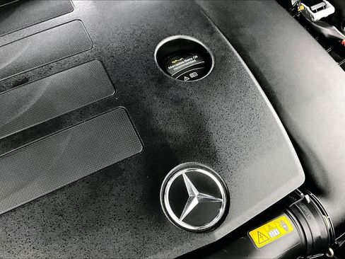 Certified 2021 Mercedes-Benz GLC 300 4MATIC image 32