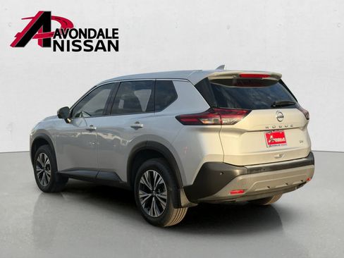 Used 2021 Nissan Rogue SV FWD image 3