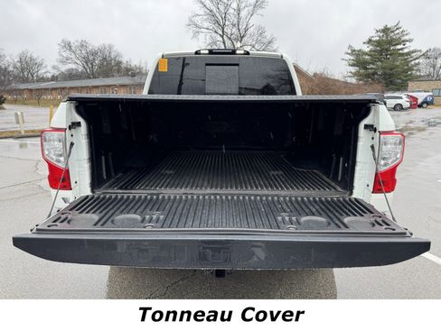 Used 2018 Nissan Titan SV w/ SV Convenience Package image 13