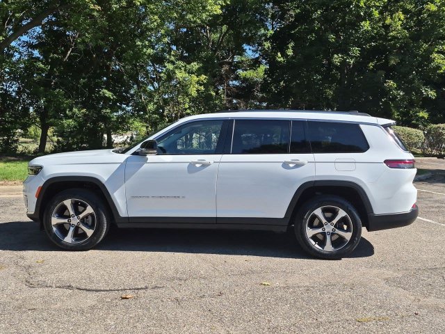 Used 2023 Jeep Grand Cherokee L Limited w/ Luxury Tech Group II AWD/4WD image 6