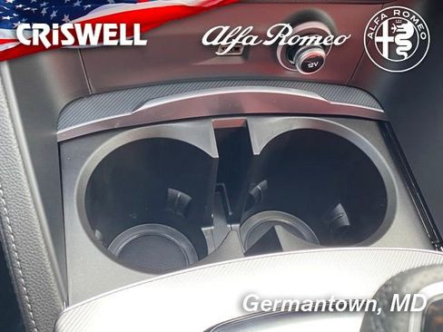 New 2025 Alfa Romeo Stelvio Sprint AWD/4WD image 32
