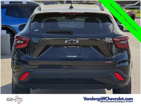 New 2026 Chevrolet Trax RS w/ Sunroof Package FWD image 5