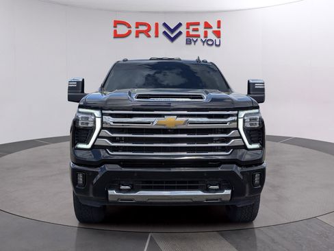 Used 2024 Chevrolet Silverado 2500 High Country w/ Technology Package AWD/4WD image 8